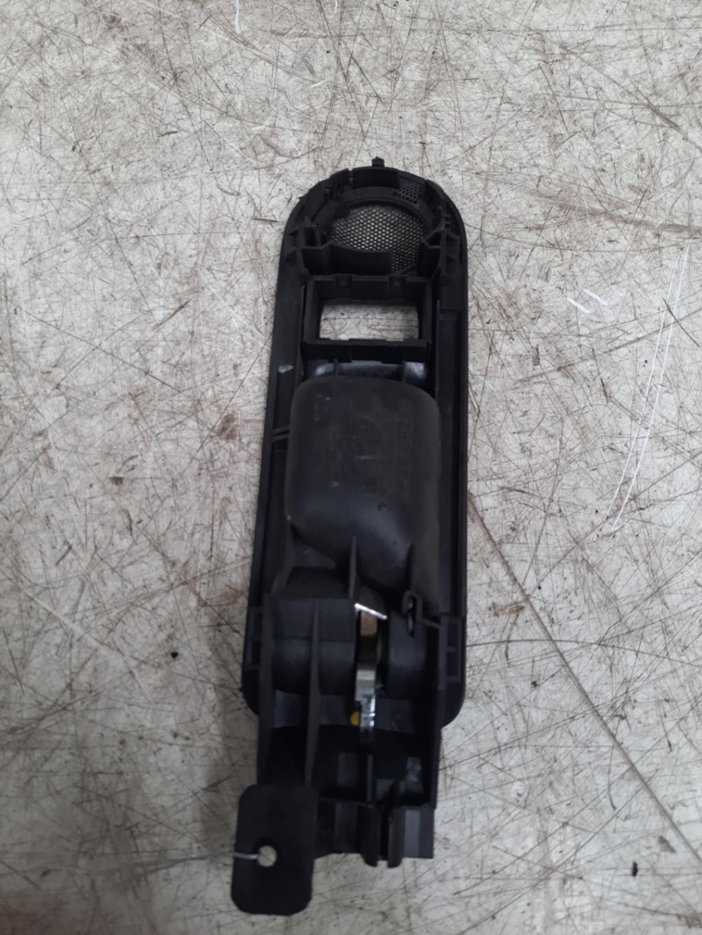 Maniglia portiera posteriore sinistra VOLKSWAGEN PASSAT 4 Diésel - 1