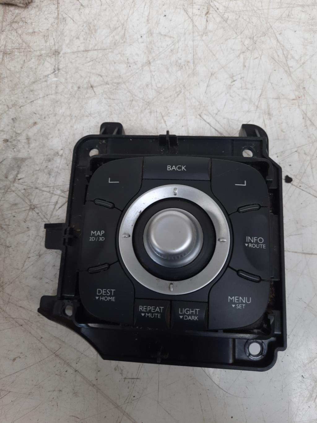 Commande GPS RENAULT MEGANE 3 PHASE 1 BREAK Diesel - 1