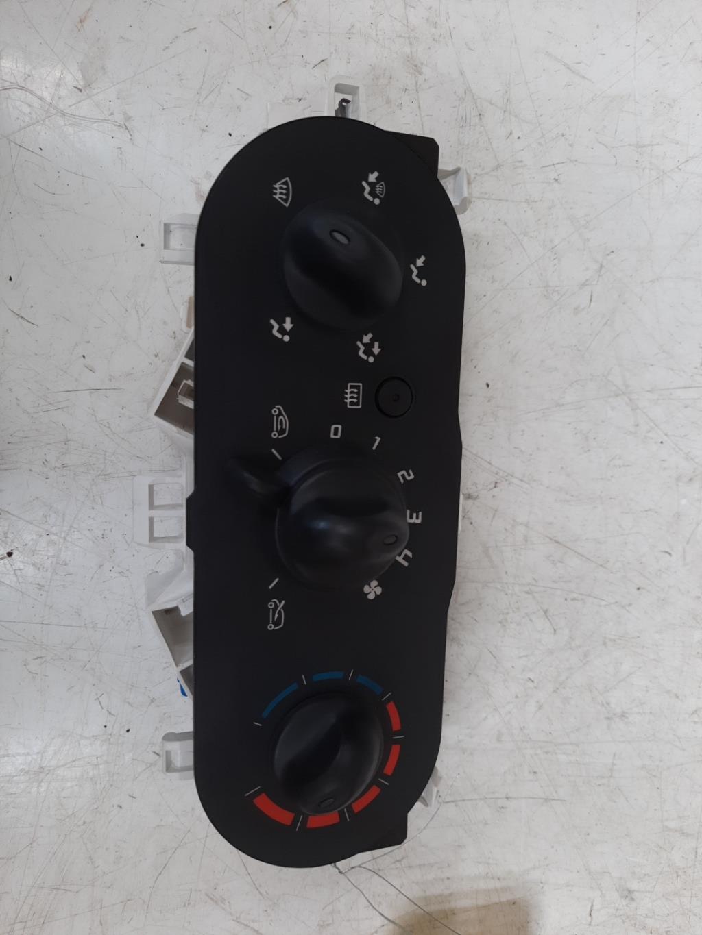 Commande chauffage RENAULT TWINGO 2 PHASE 1 Essence - 1