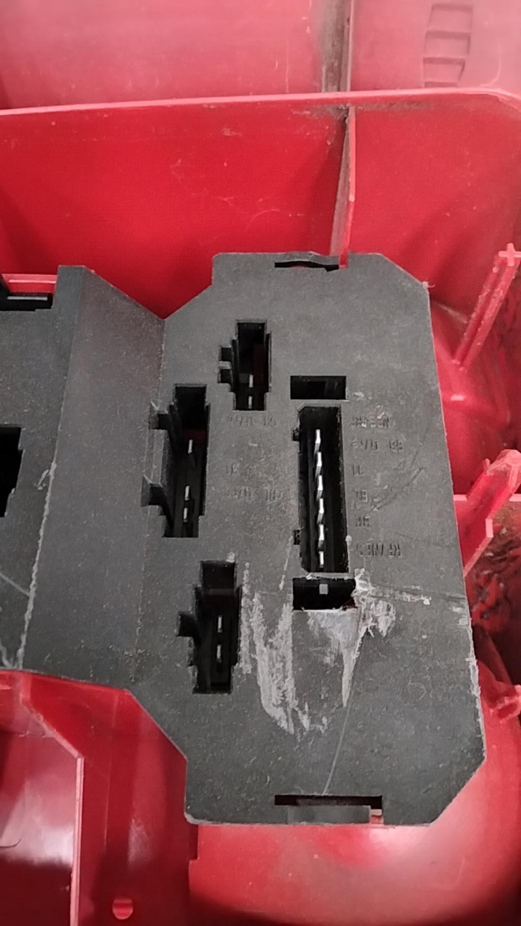 Fanale posteriore principale sinistro (luci) VOLKSWAGEN PASSAT 4 PHASE 1 BREAK Gasolina - 1