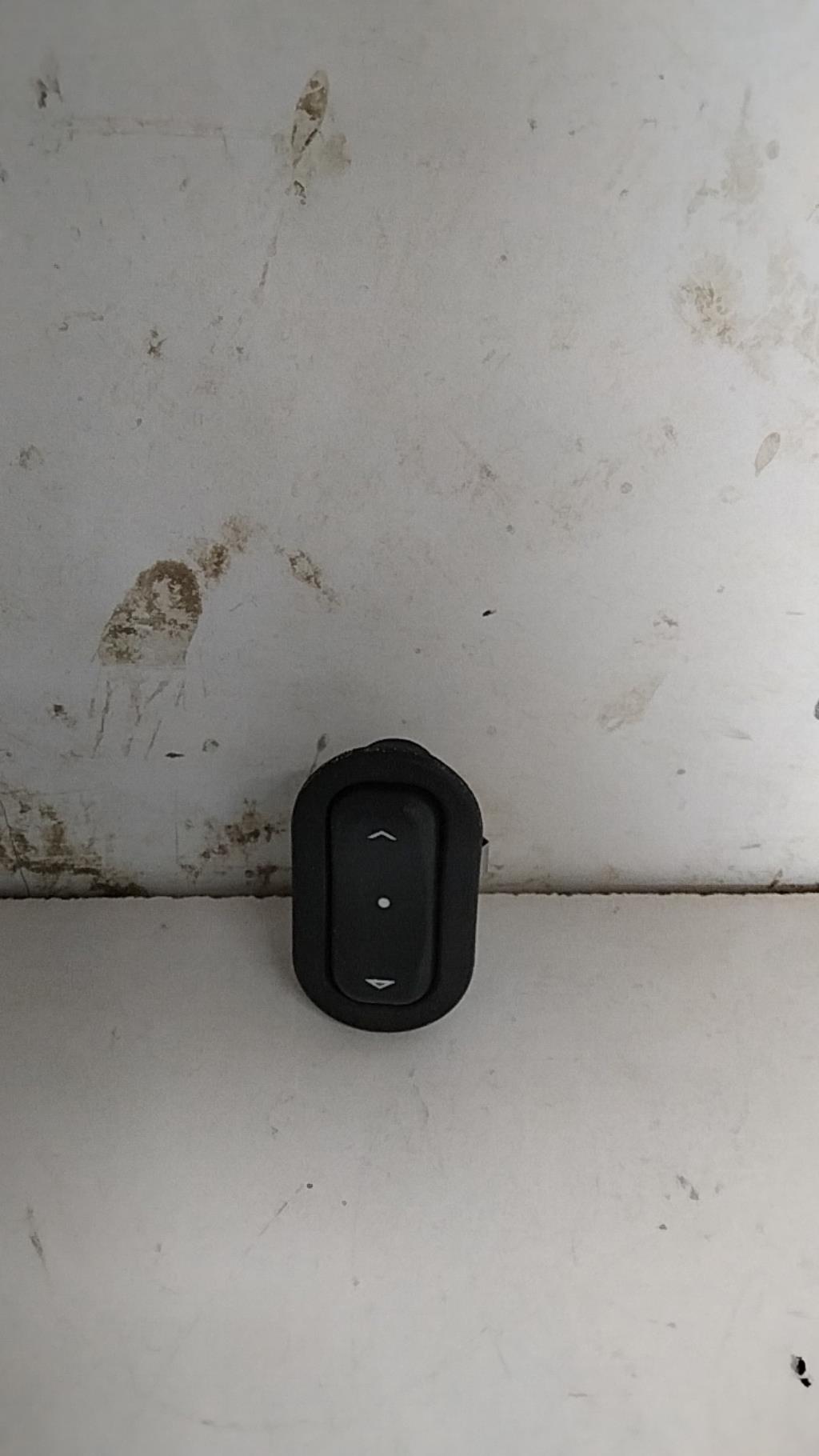 Interruttore lavacristalli posteriore destro OPEL MERIVA A PHASE 2 Diésel - 1