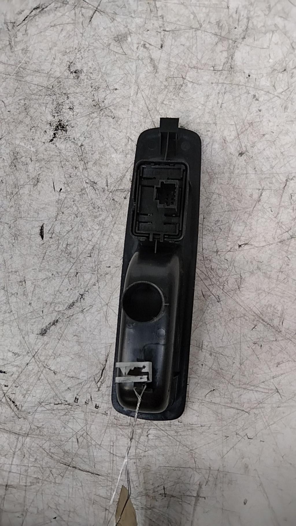 Interruttore lavacristalli posteriore sinistro RENAULT GRAND SCENIC 3 PHASE 1 Diésel - 1