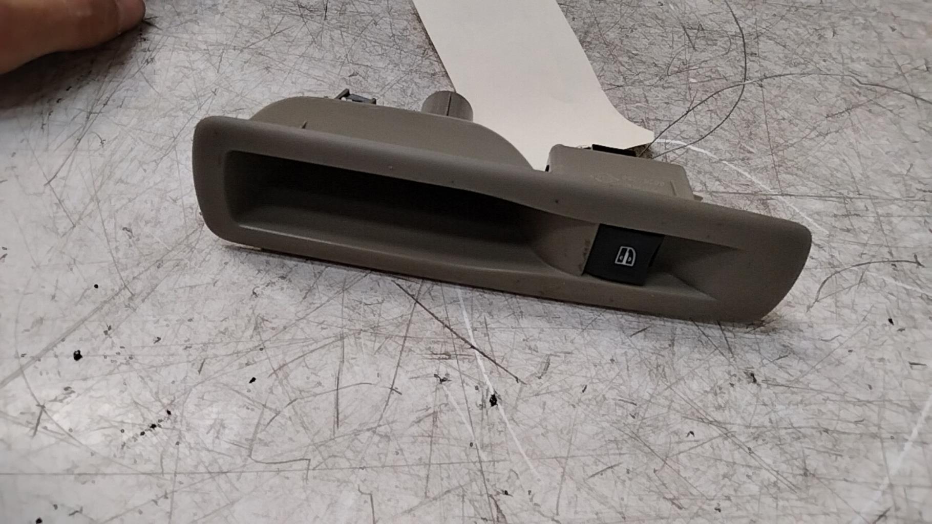 Interruttore lavacristalli posteriore sinistro RENAULT SCENIC 3 PHASE 2 Diésel - 1