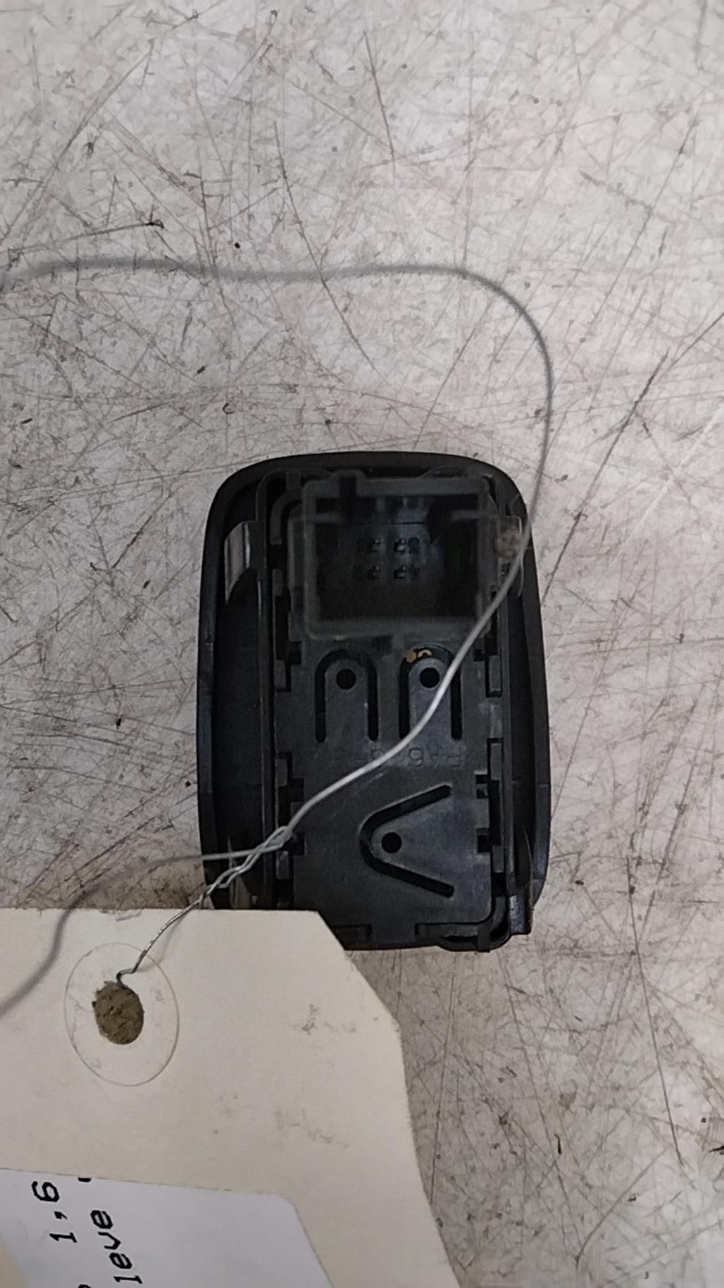 Interruttore lavacristalli posteriore sinistro CITROEN C3 2 PHASE 1 Diésel - 1