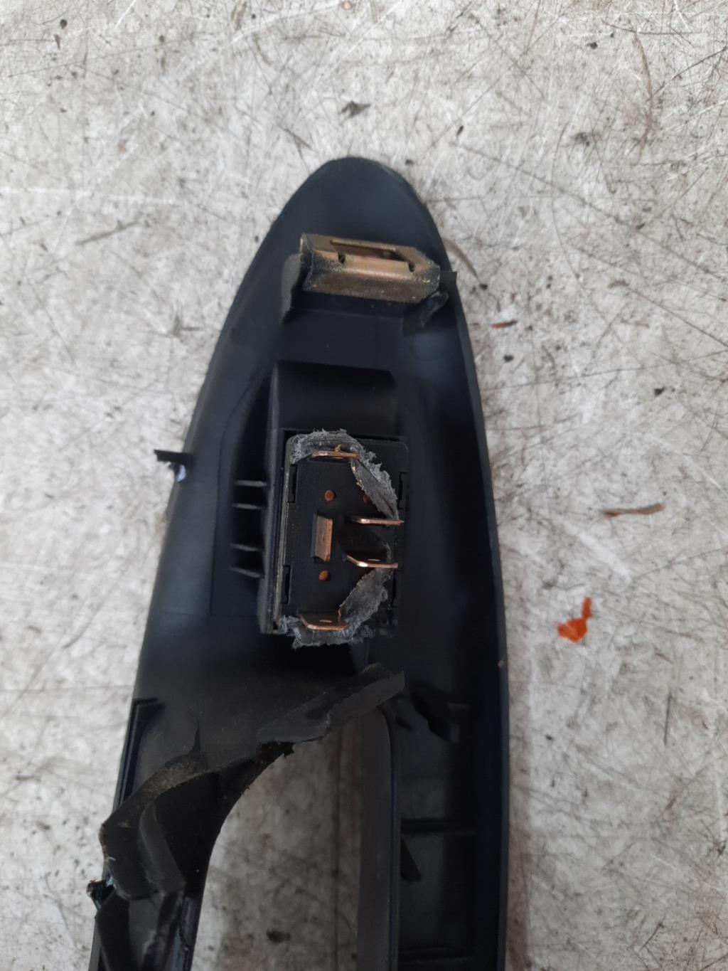 Interruttore lavacristalli anteriore destro AUDI A4 1 PHASE 1 Diésel - 1
