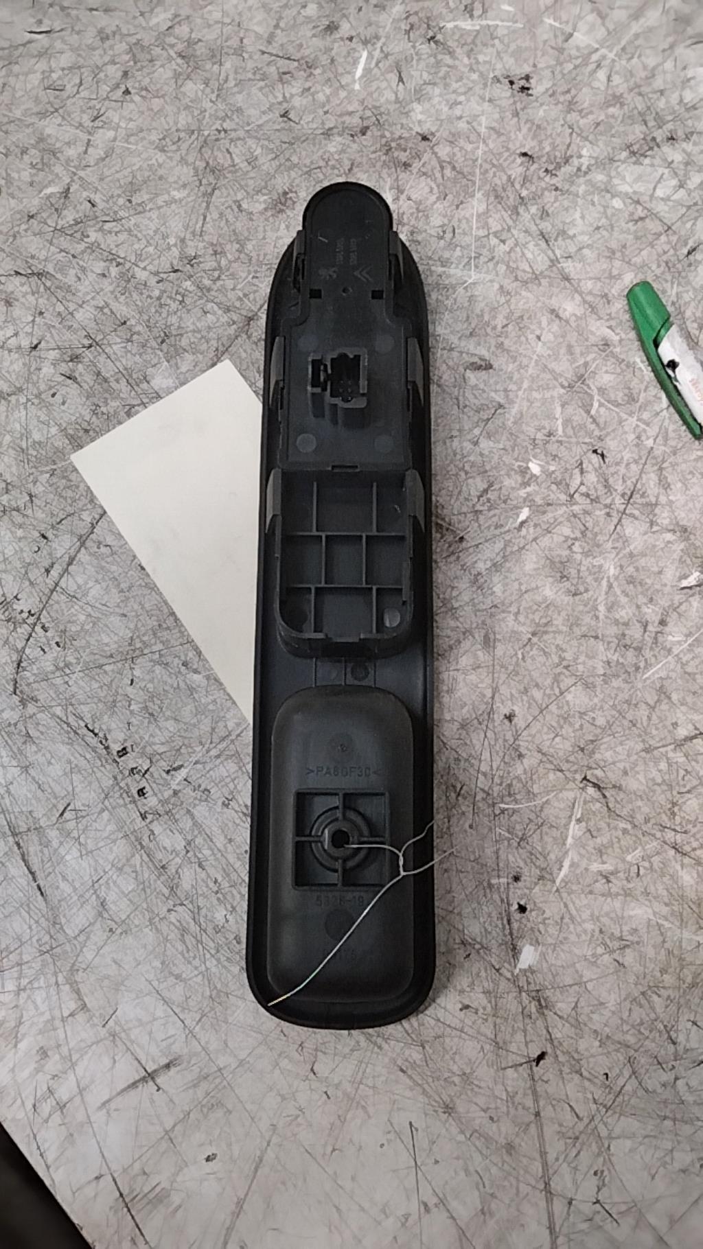 Interruttore lavacristalli anteriore destro PEUGEOT 307 PHASE 2 BREAK  - 1