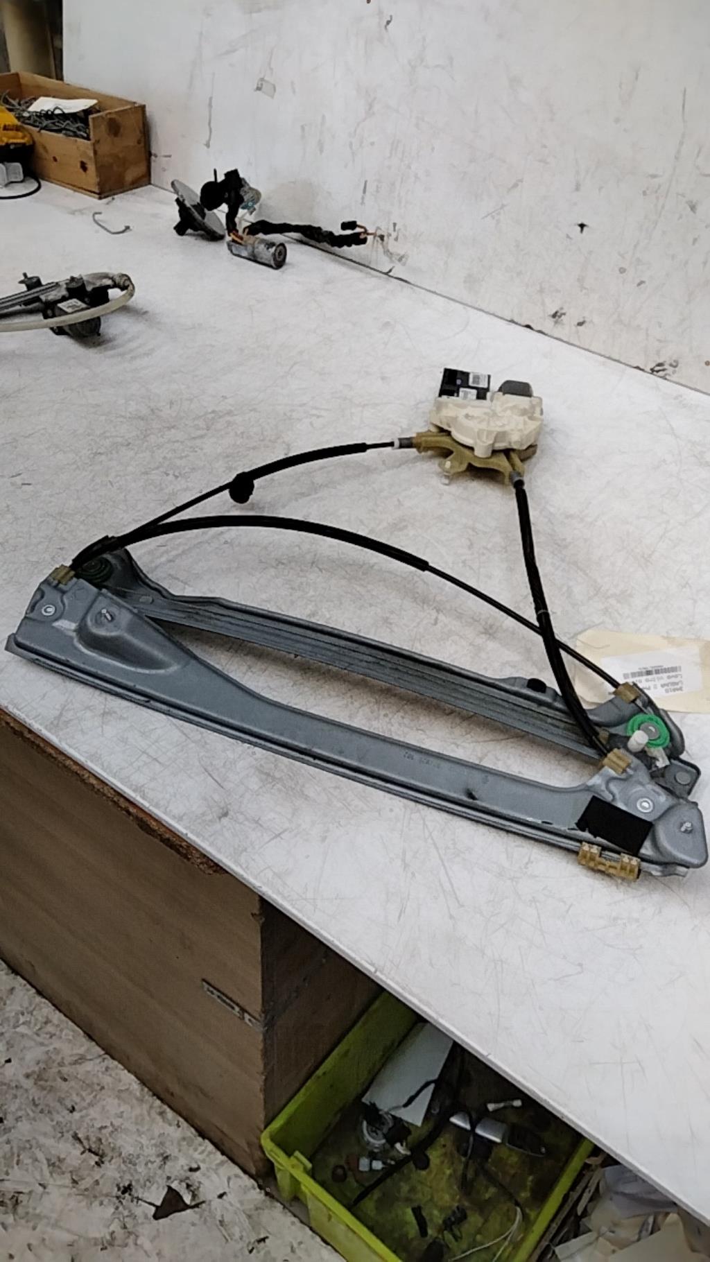 Alzacristalli elettrico anteriore destro RENAULT LAGUNA 3 PHASE 1 BREAK Diésel - 1