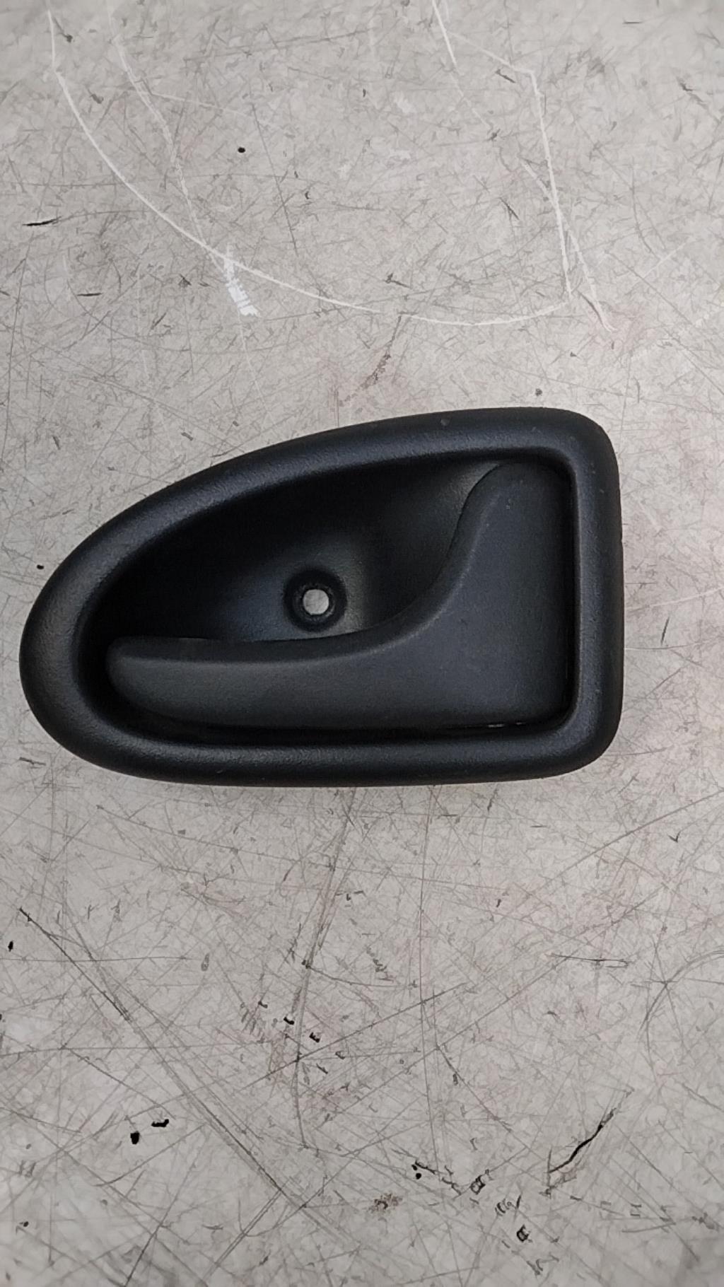 Maniglia interna posteriore destra RENAULT CLIO 2 PHASE 2 Diésel - 1