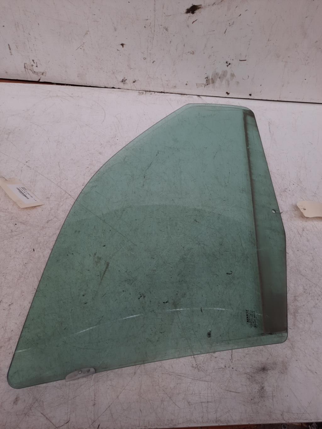 Vitre avant droit RENAULT CLIO 2 PHASE 2 Diesel - 1