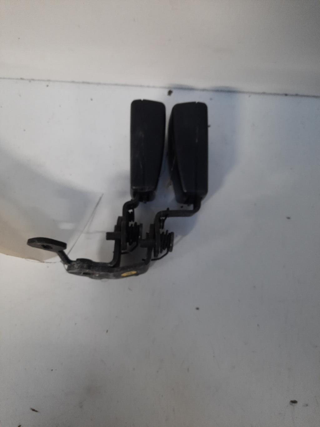 Aggancio cintura sicurezza posteriore sinistro VOLKSWAGEN GOLF 7 PHASE 1 Gasolina - 1