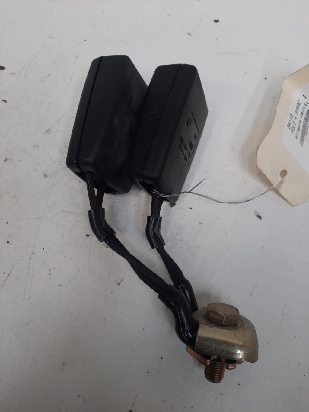 Aggancio cintura sicurezza posteriore sinistro VOLKSWAGEN POLO 4 PHASE 1 Gasolina - 1