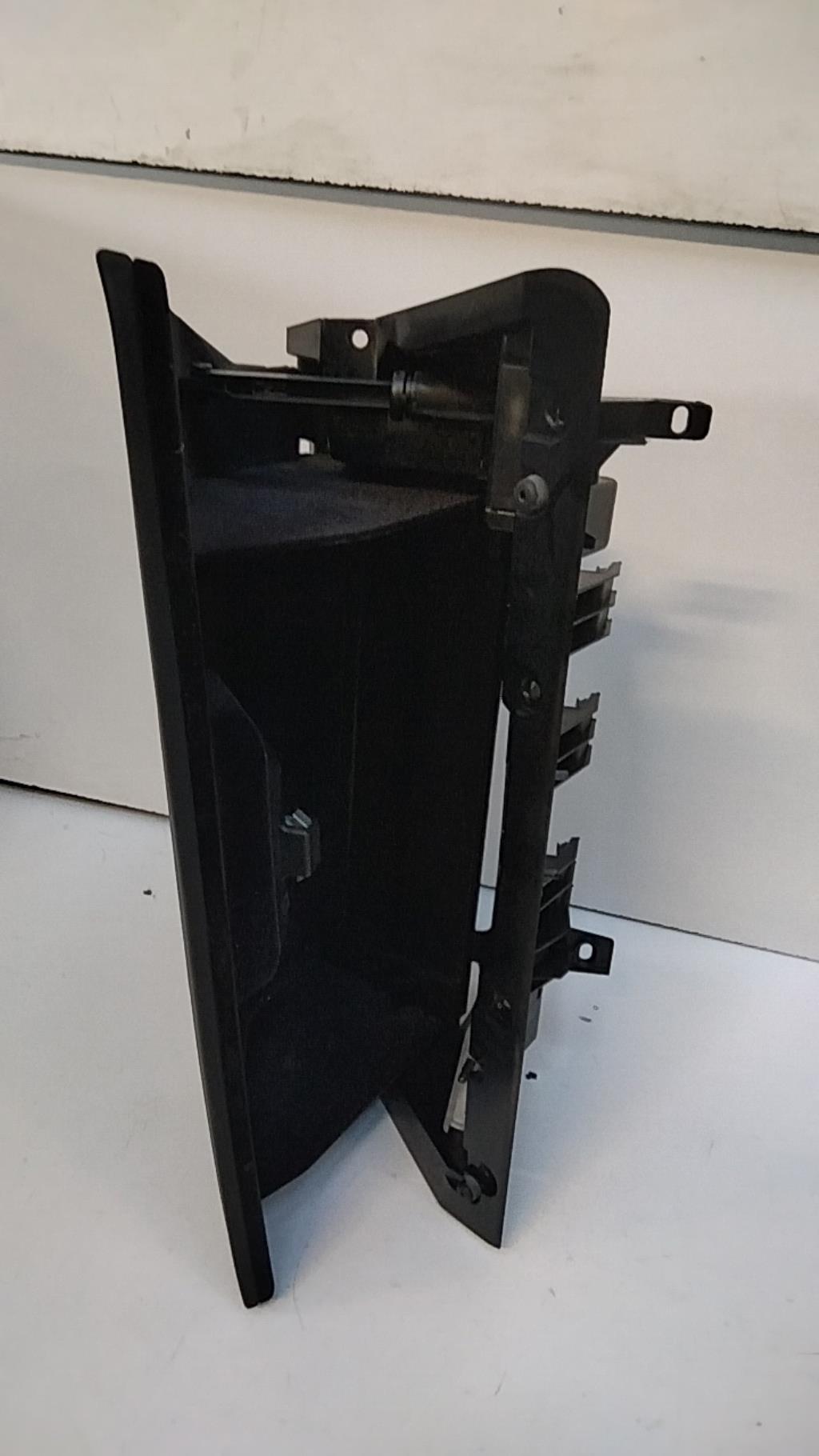 Boite a gants BMW SERIE 3 E90 PHASE 1 Diesel - 1