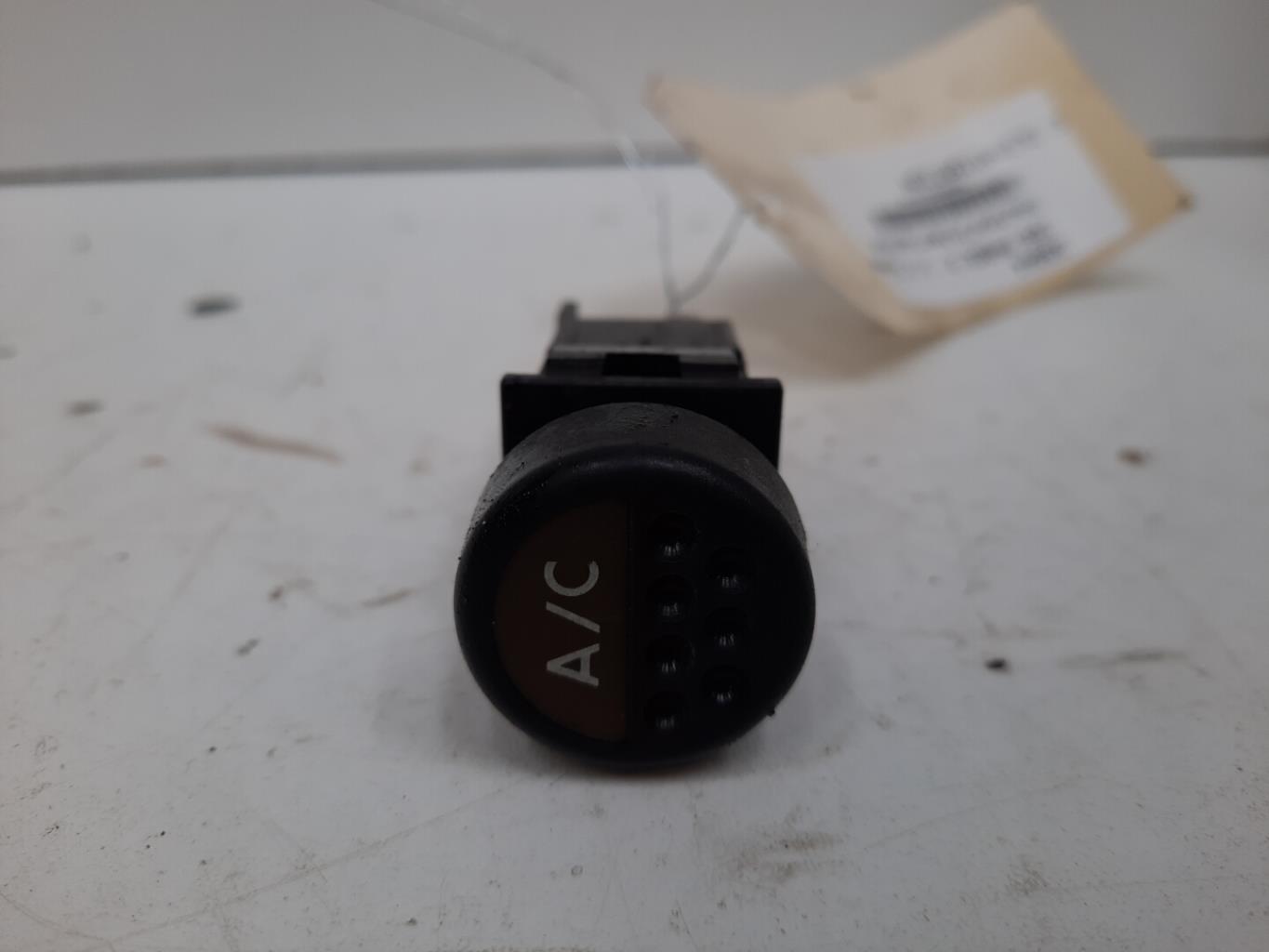 Bouton/Interrupteur PEUGEOT 106 PHASE 2 Essence - 1