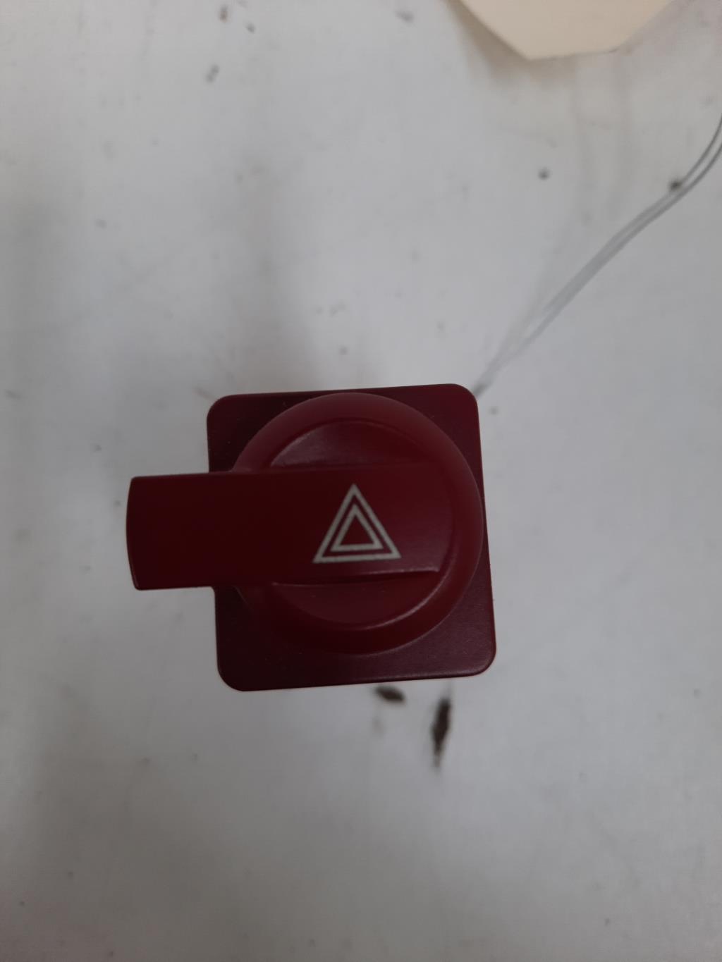 Bouton de warning CITROEN C4 1 PHASE 1 Diesel - 1