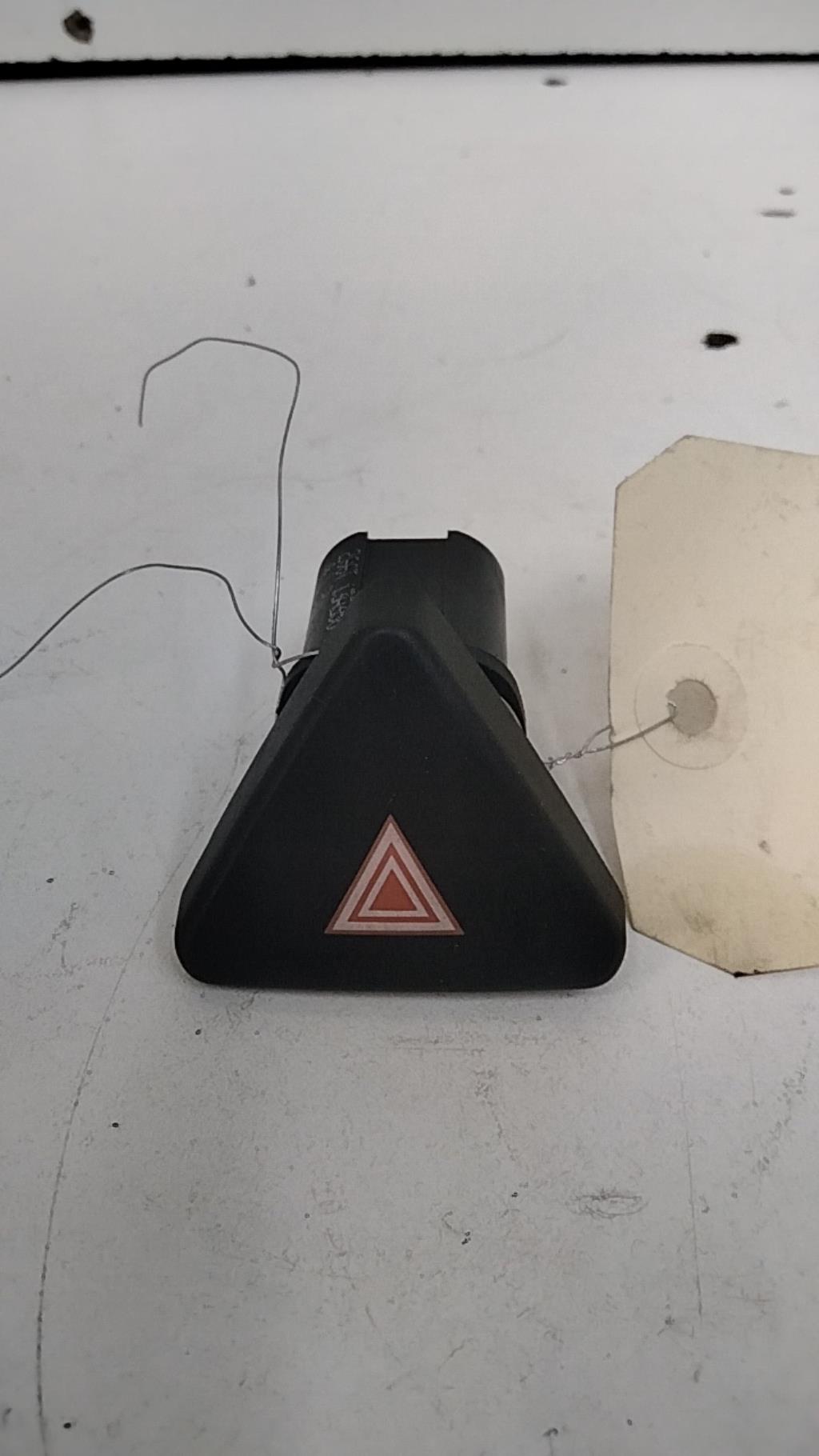 Bouton de warning FORD FIESTA 5 PHASE 1 Diesel - 1