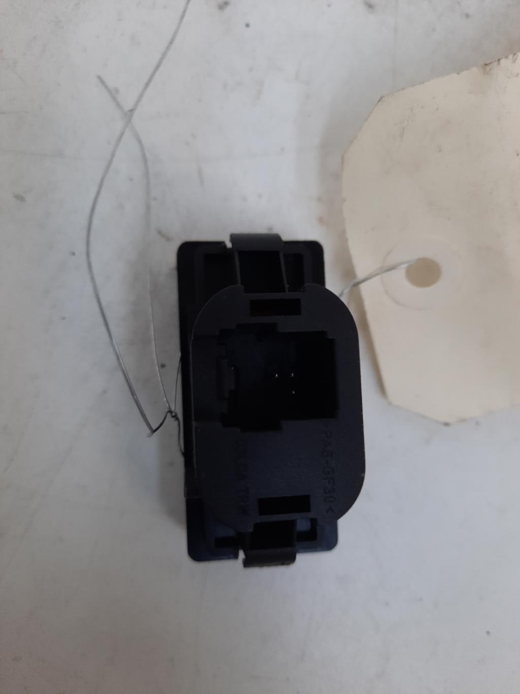 Bouton de warning FORD C-MAX 1 PHASE 2 Diesel - 1