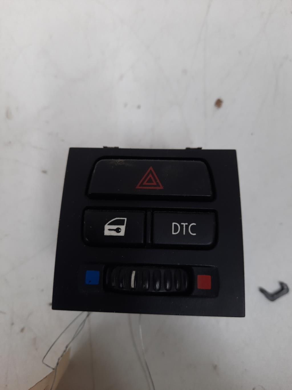 Bouton de warning BMW SERIE 3 E90 PHASE 1 Diesel - 1