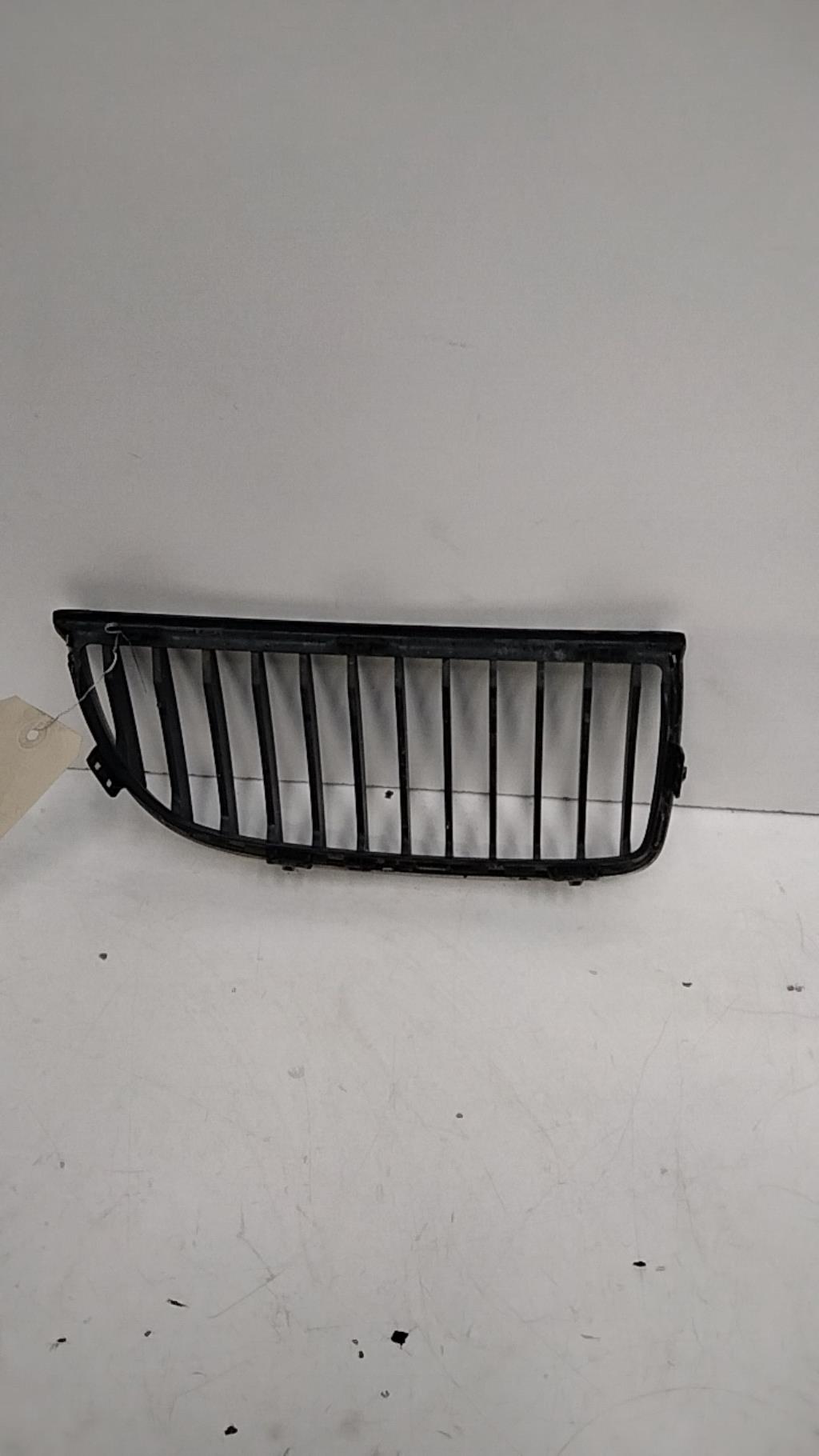 Calandre gauche BMW SERIE 3 E90 PHASE 1 Diesel - 1