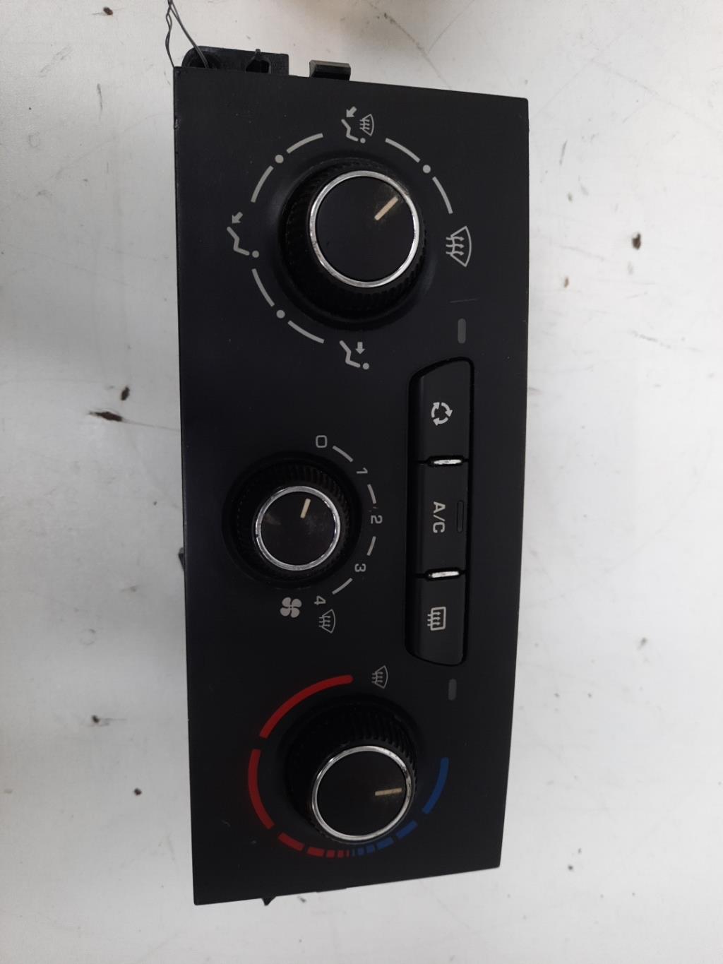 Commande chauffage PEUGEOT 207 PHASE 1 BREAK Diesel - 1