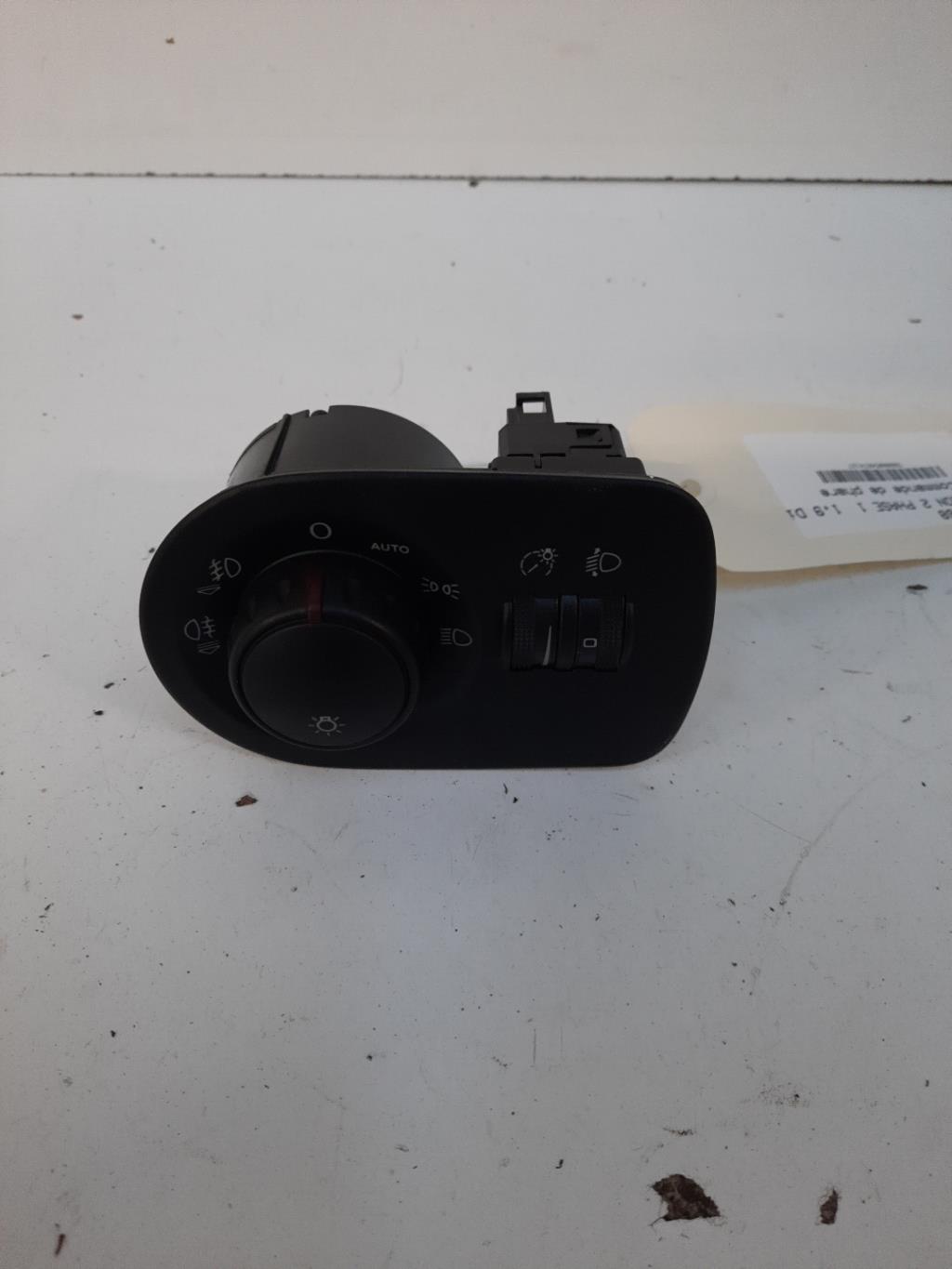 Commande de phare SEAT LEON 2 PHASE 1 Diesel - 1