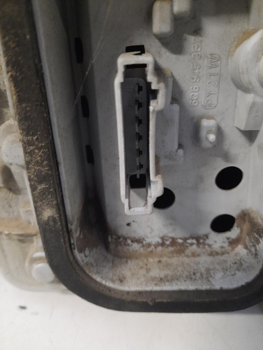 Fanale posteriore principale destro (luci) VOLKSWAGEN POLO 4 PHASE 1 Gasolina - 1
