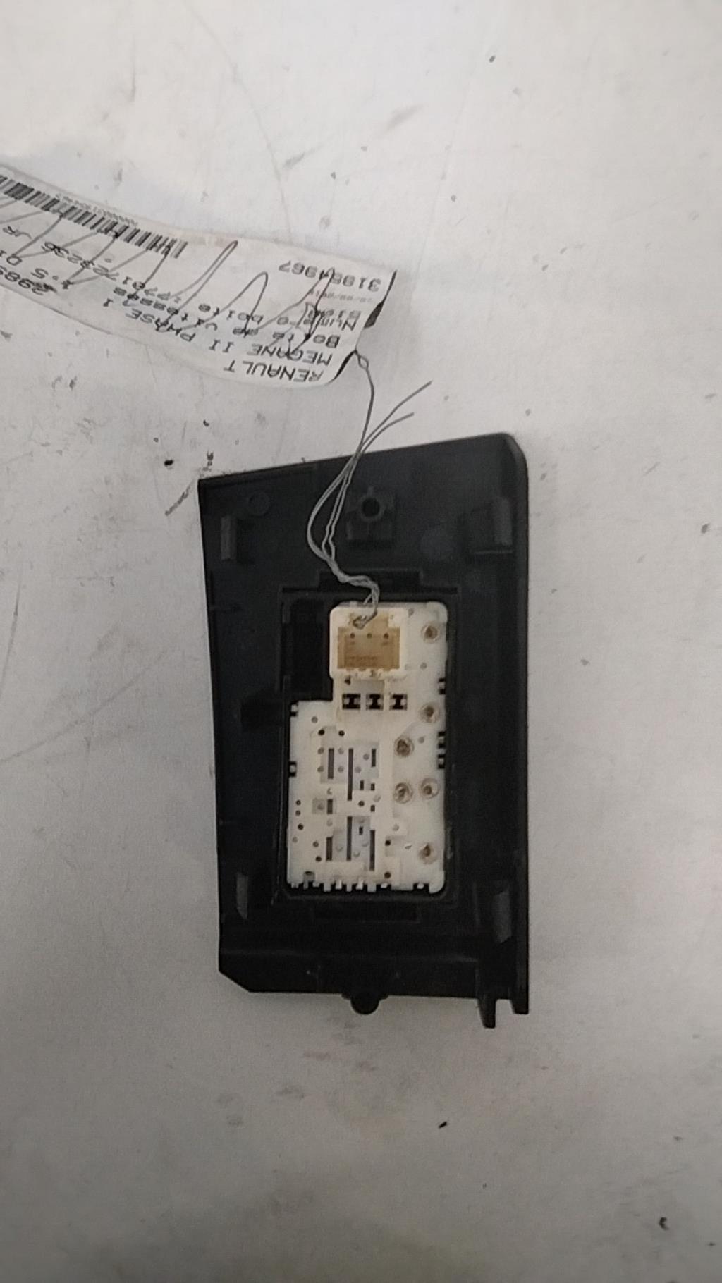 Interruttore lavacristalli posteriore destro TOYOTA AURIS 2 PHASE 1 BREAK Gasolina/Híbrido - 1