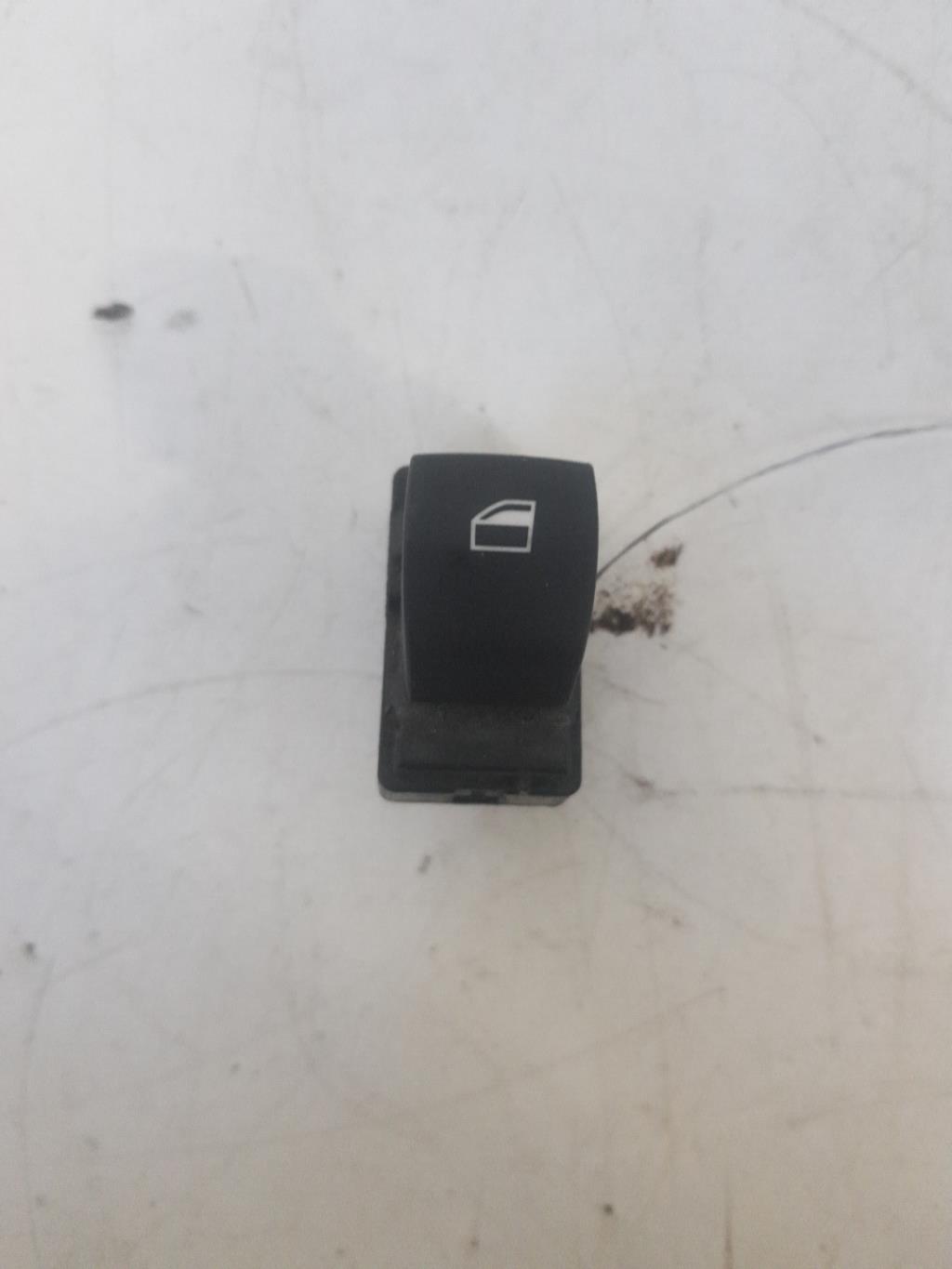 Interruttore lavacristalli posteriore sinistro BMW SERIE 3 E90 PHASE 1 Diésel - 1