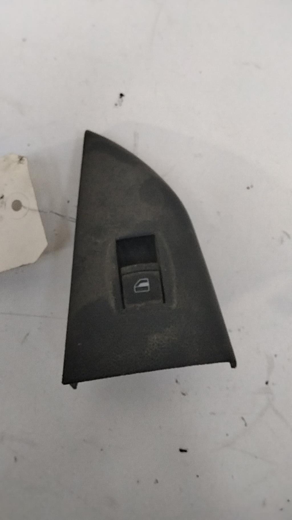 Interruttore lavacristalli posteriore sinistro SKODA FABIA 1 PHASE 1 Diésel - 1