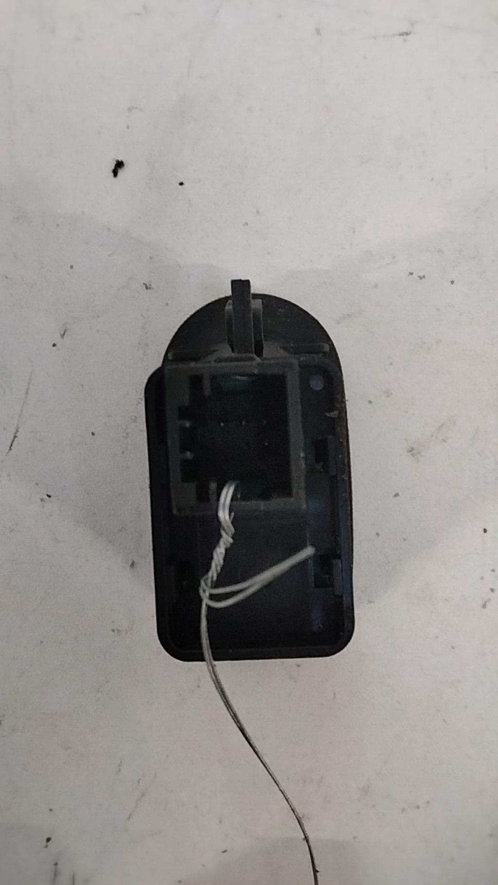 Interruttore lavacristalli anteriore sinistro CITROEN C3 PLURIEL PHASE 2 CABRIOLET Diésel - 1