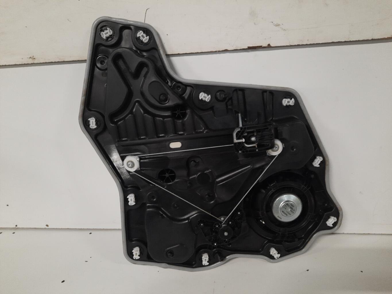 Alzacristalli manuale posteriore sinistro FORD FIESTA 7 PHASE 1 Gasolina - 1