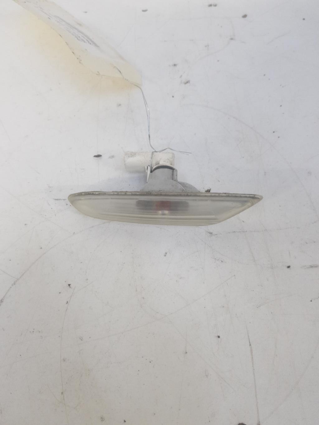 Ripetitore lampeggiante anteriore destro (Luci) BMW SERIE 3 E90 PHASE 1 Diésel - 1