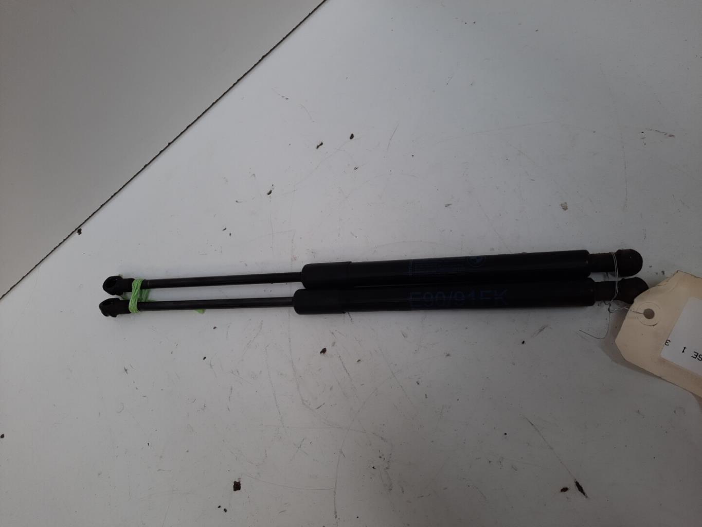 Verin de capot BMW SERIE 3 E90 PHASE 1 Diesel - 1