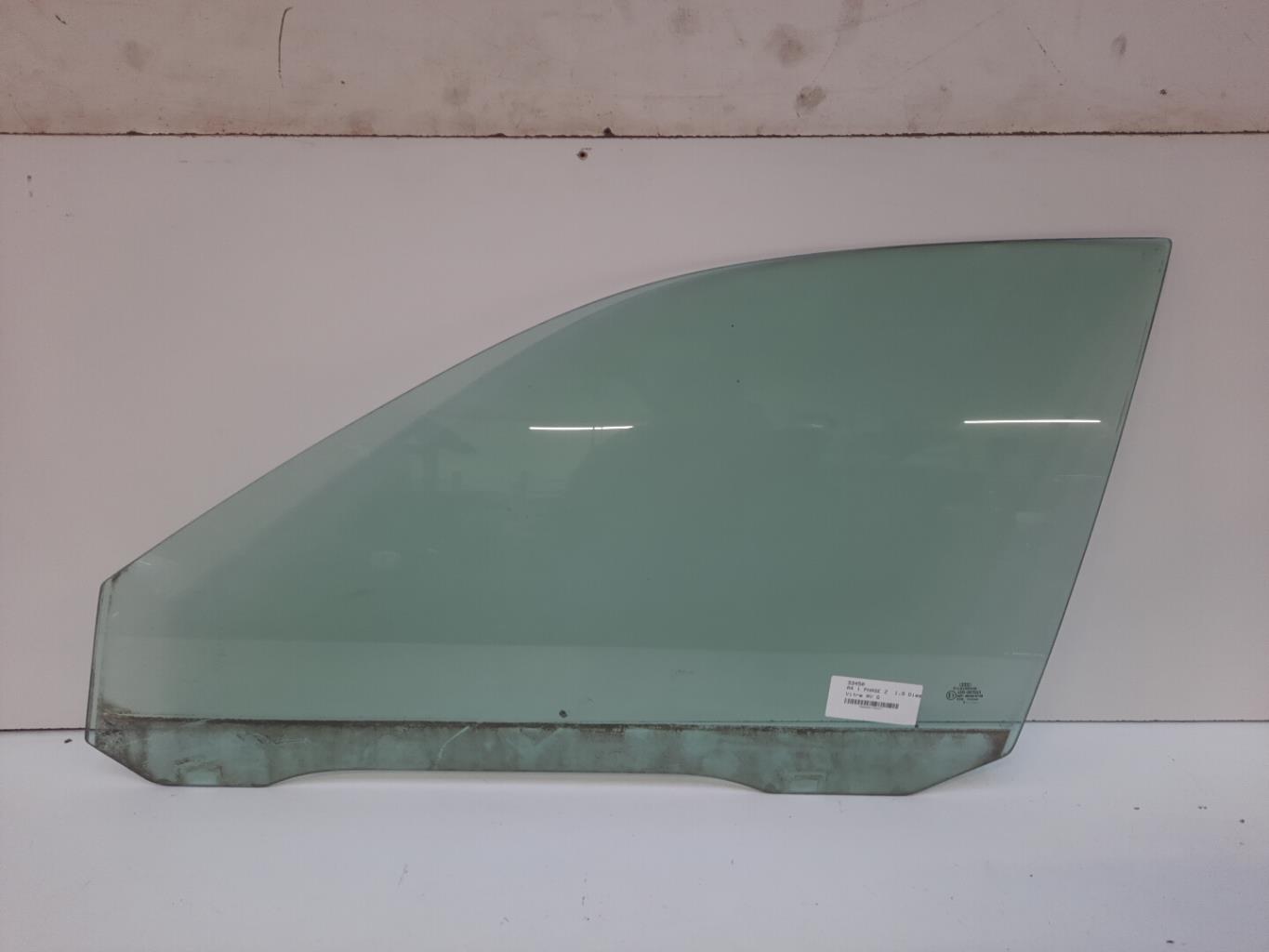 Vitre avant gauche AUDI A4 1 PHASE 2 Diesel - 1