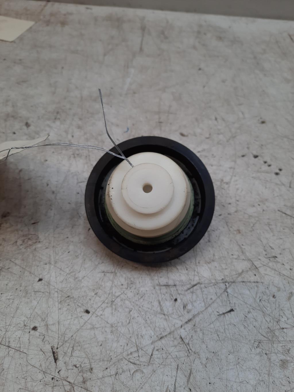Bouchon de carburant FORD MONDEO 2  - 1