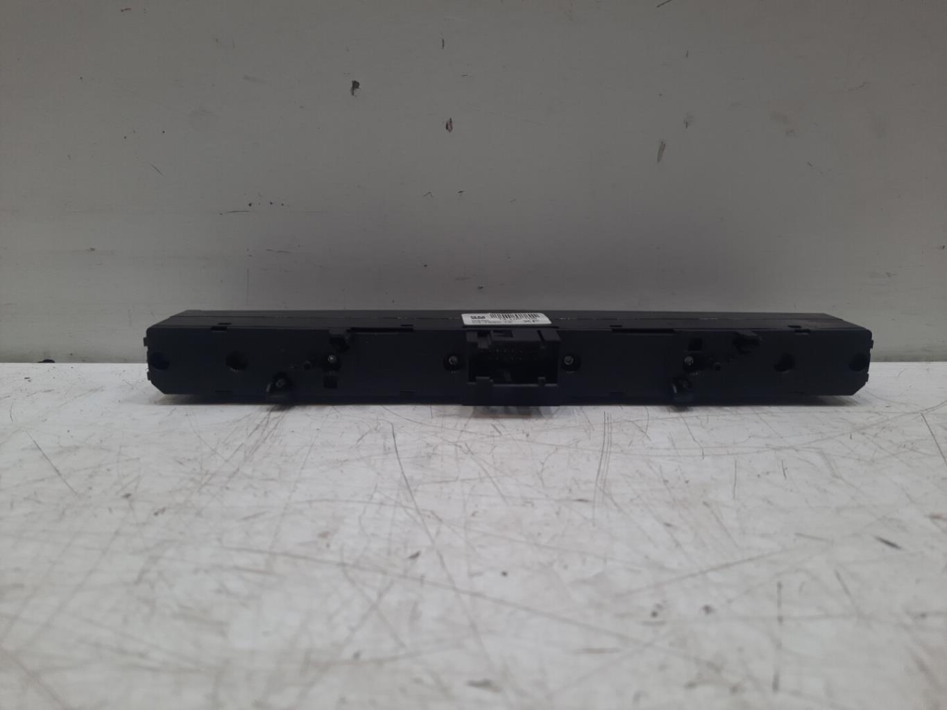 Bouton de warning OPEL ASTRA H GTC PHASE 1  - 1