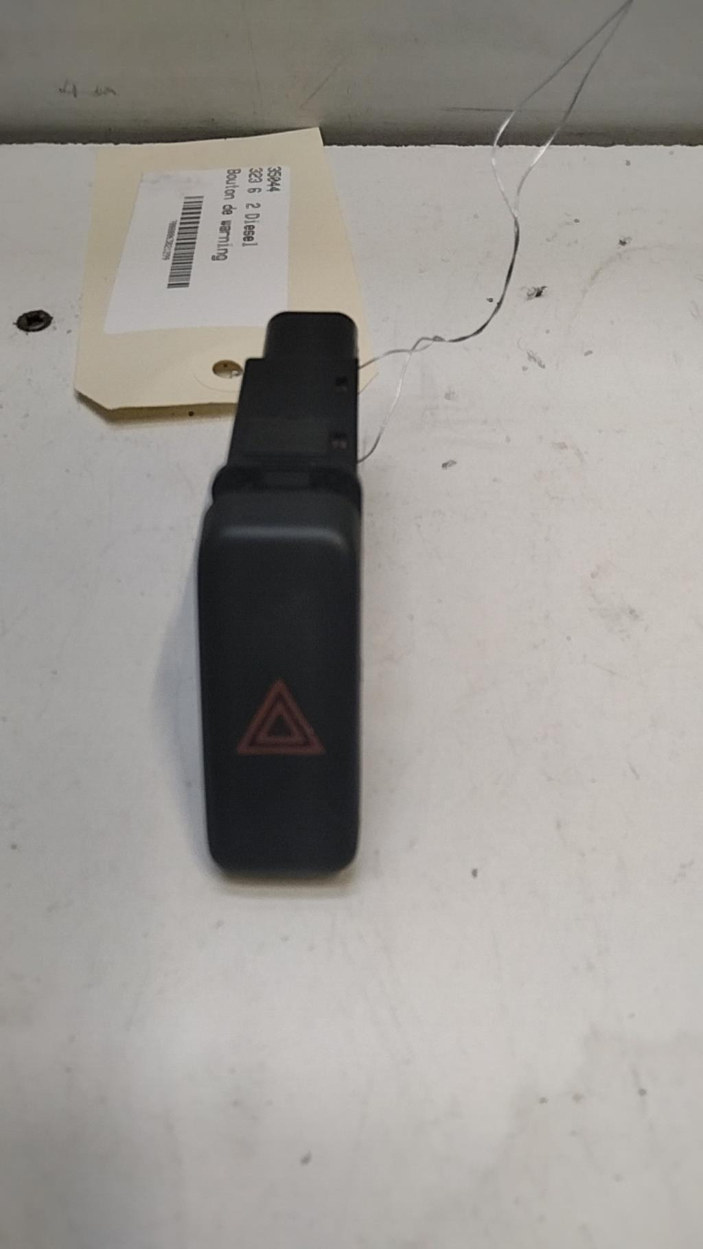 Bouton de warning MAZDA 323 6 Diesel - 1