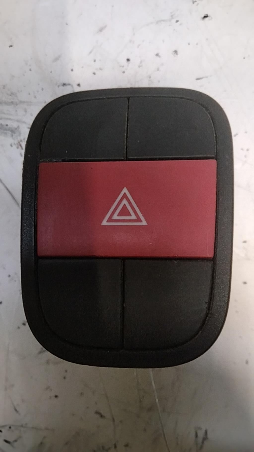 Bouton de warning CITROEN NEMO Diesel - 1