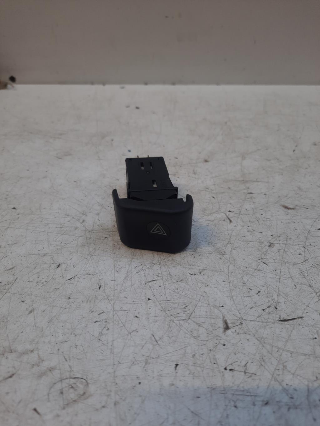 Bouton de warning CITROEN ZX PHASE 2 BREAK Diesel - 1