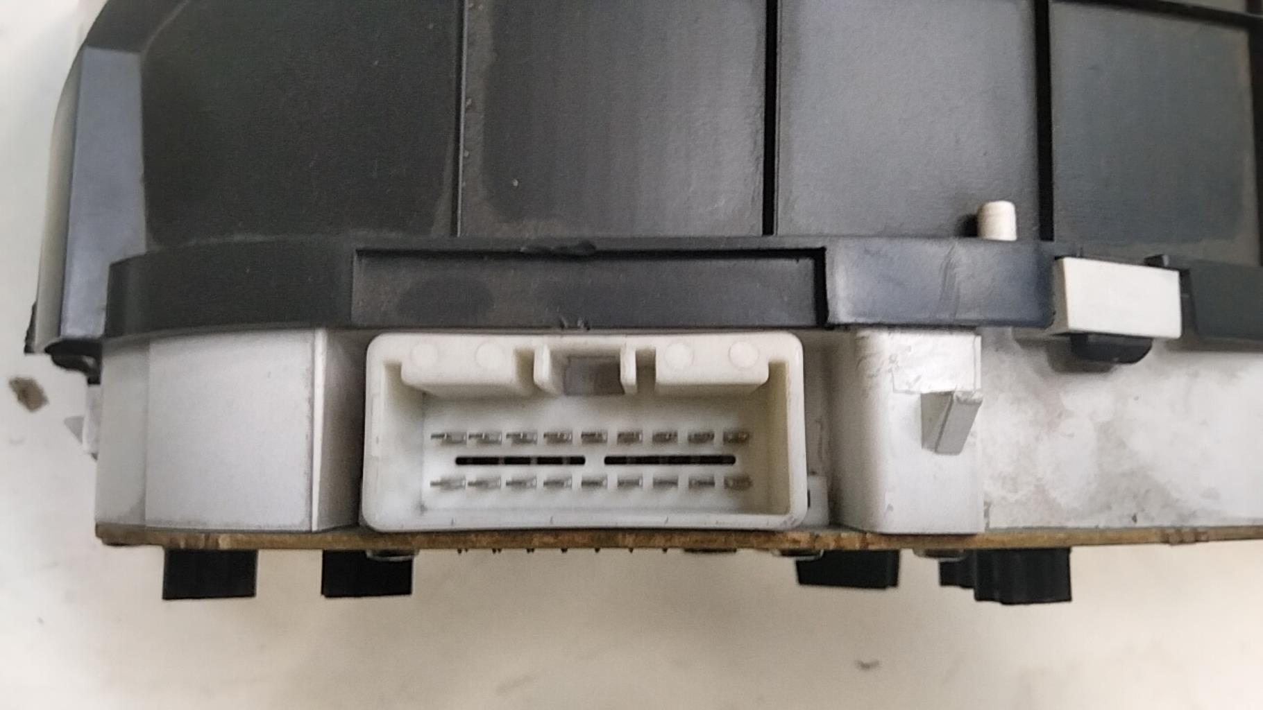 Compteur MAZDA 323 6 Diesel - 1