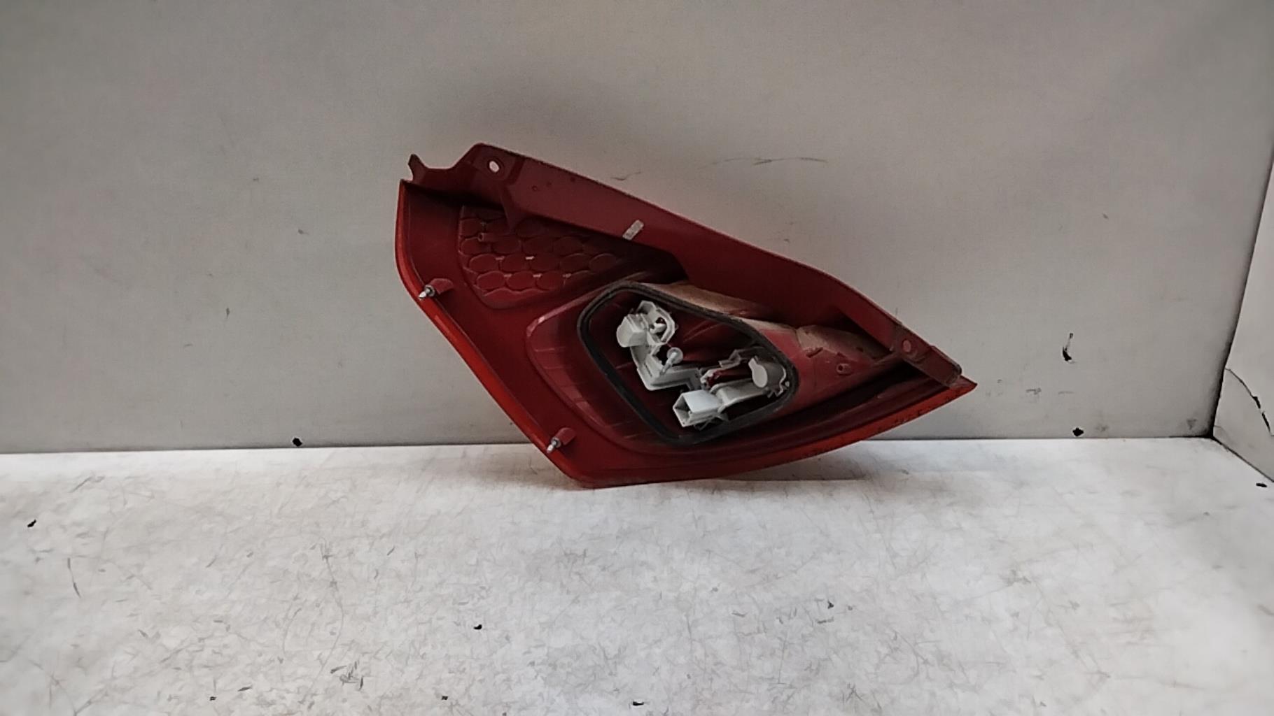 Fanale posteriore principale destro (luci) FORD FIESTA 6 PHASE 1 Gasolina - 1