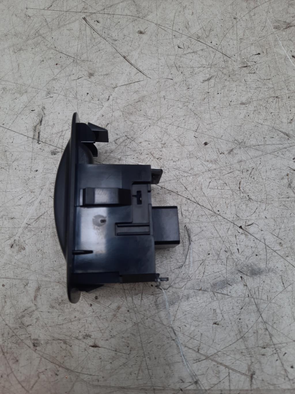 Interruttore lavacristalli posteriore destro TOYOTA COROLLA VERSO 2 PHASE 1 Diésel - 1