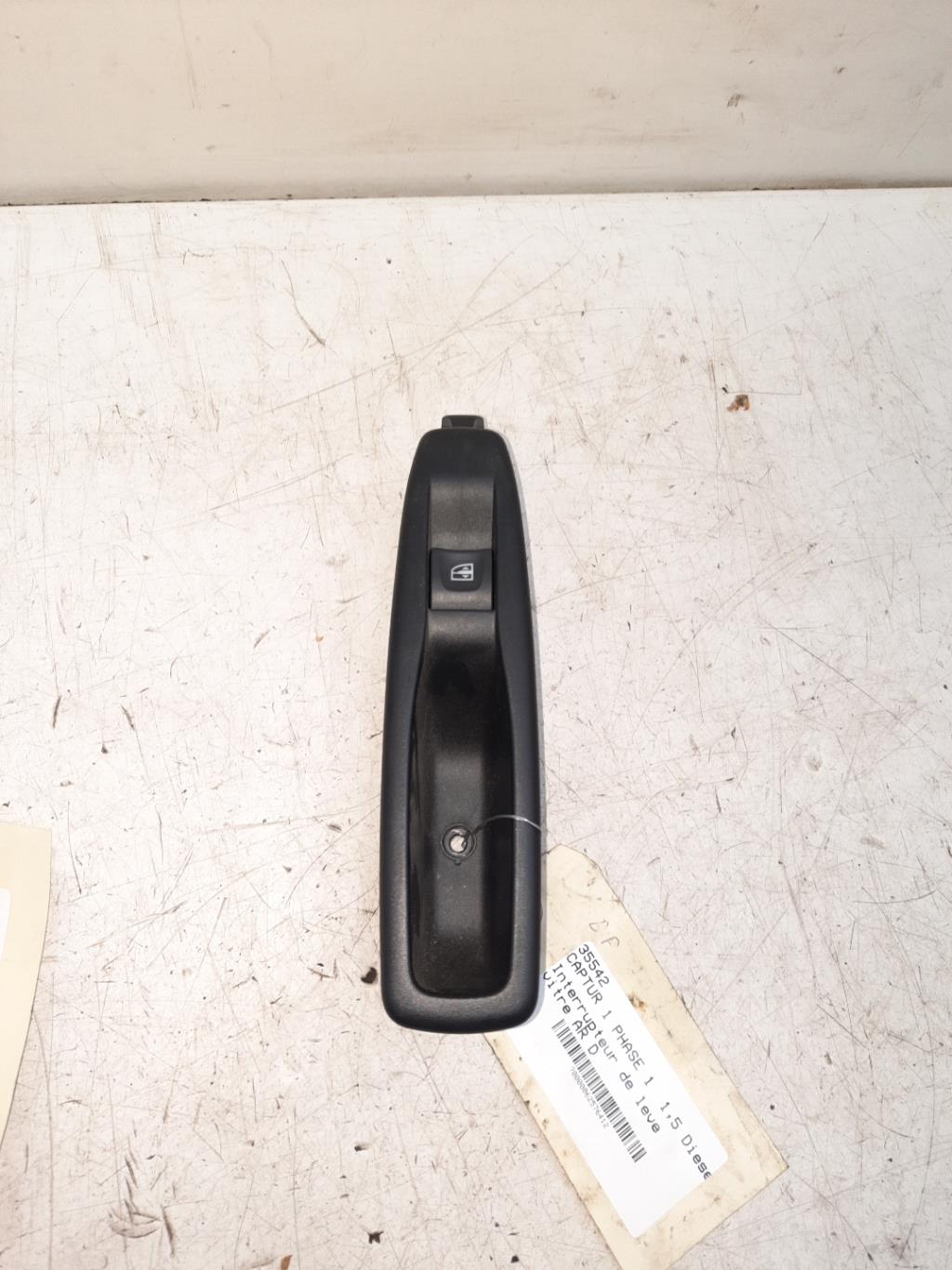 Interruttore lavacristalli posteriore destro RENAULT CAPTUR 1 PHASE 1 Diésel - 1
