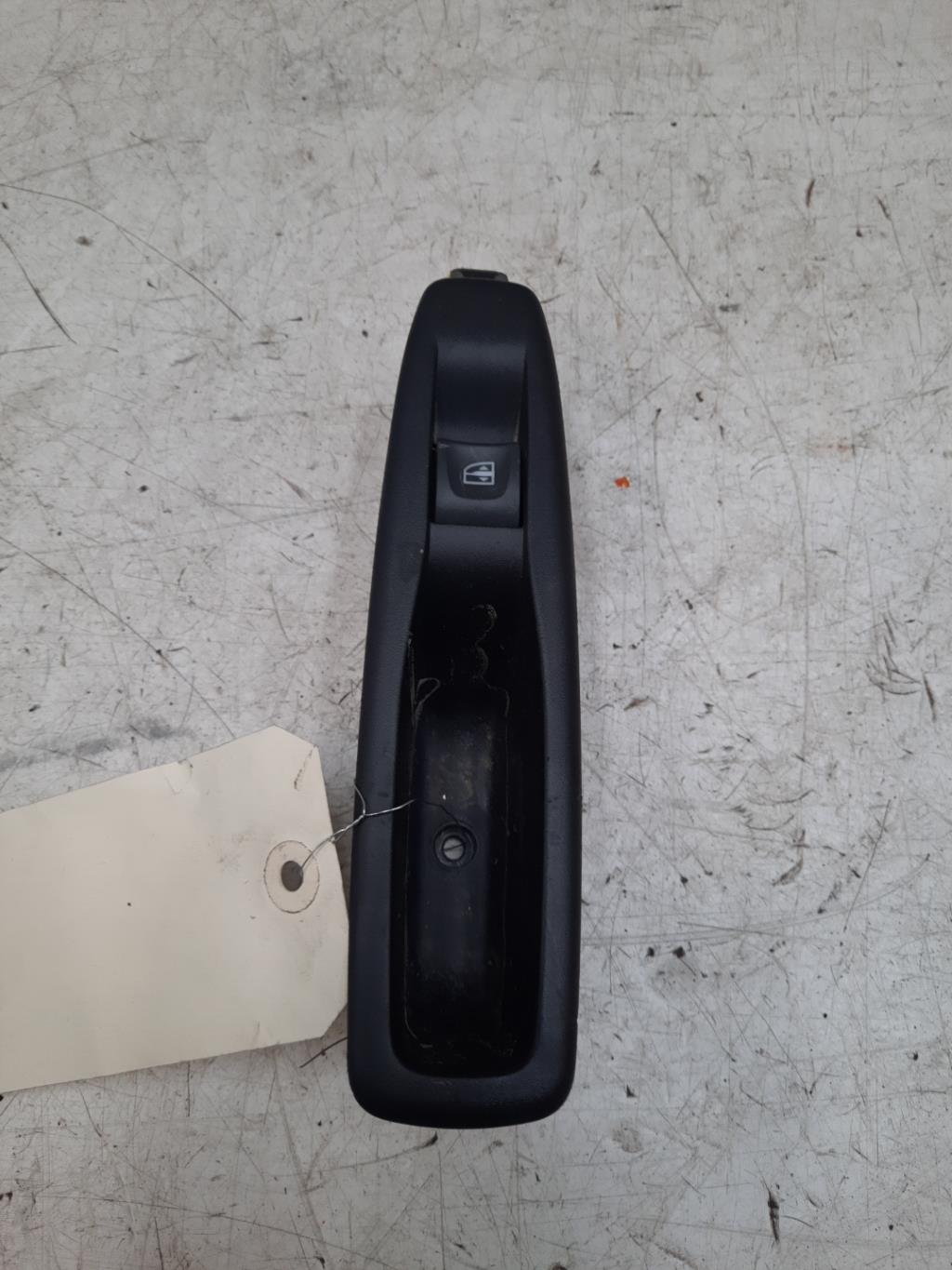 Interruttore lavacristalli posteriore sinistro RENAULT CAPTUR 1 PHASE 1 Diésel - 1