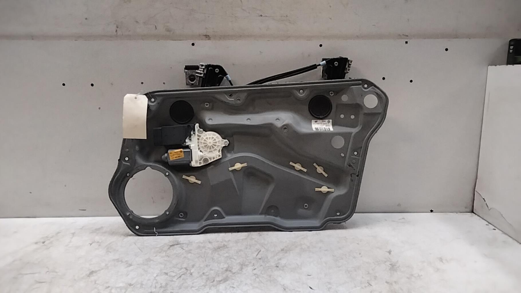 Alzacristalli elettrico posteriore destro VOLKSWAGEN GOLF 4 Gasolina - 1