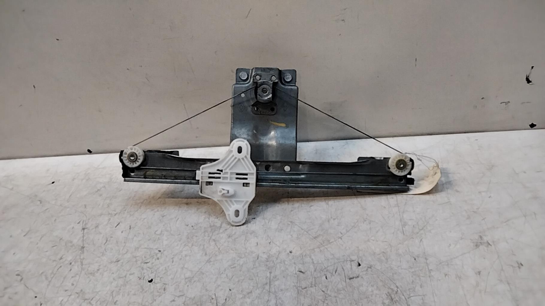 Alzacristalli manuale posteriore sinistro RENAULT CLIO 4 PHASE 1 Diésel - 1
