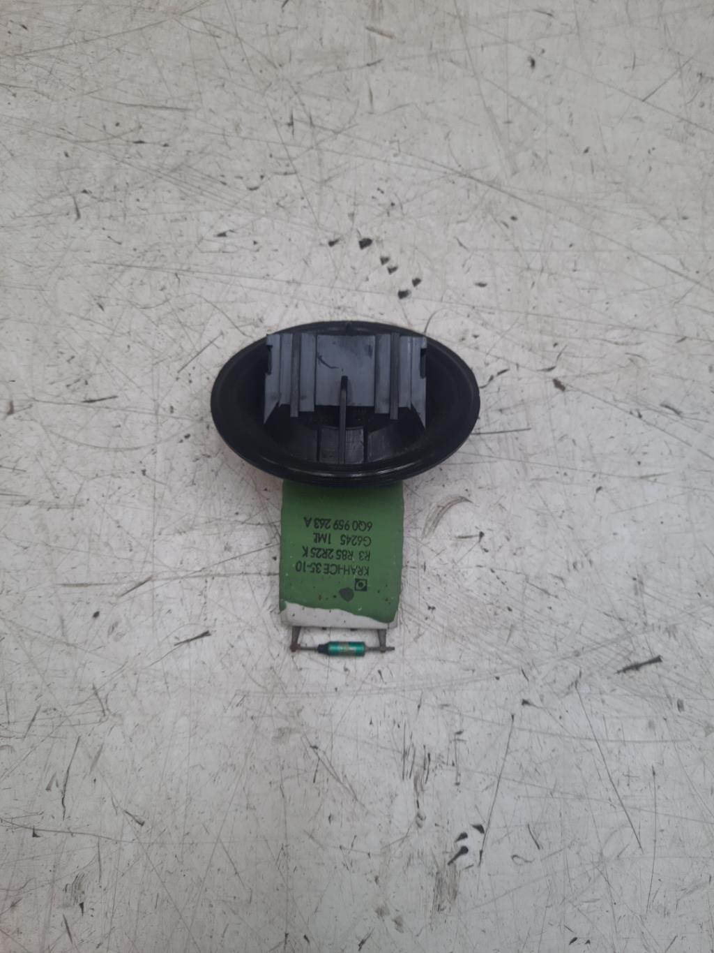 Resistance chauffage VOLKSWAGEN FOX Essence - 1