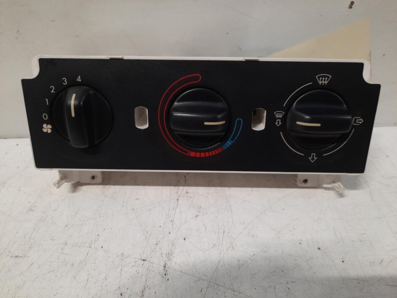 Commande chauffage PEUGEOT 306 PHASE 1  - 1