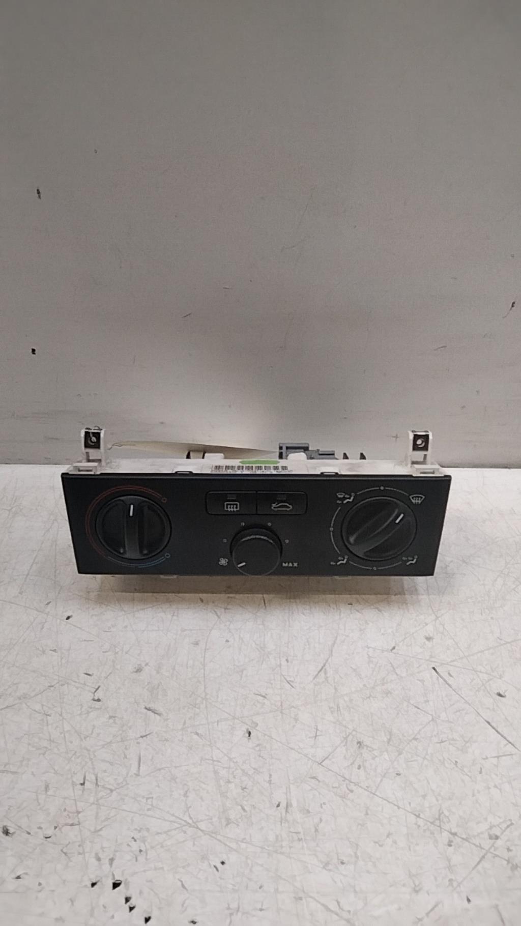 Commande chauffage PEUGEOT 406 PHASE 2 BREAK Diesel - 1