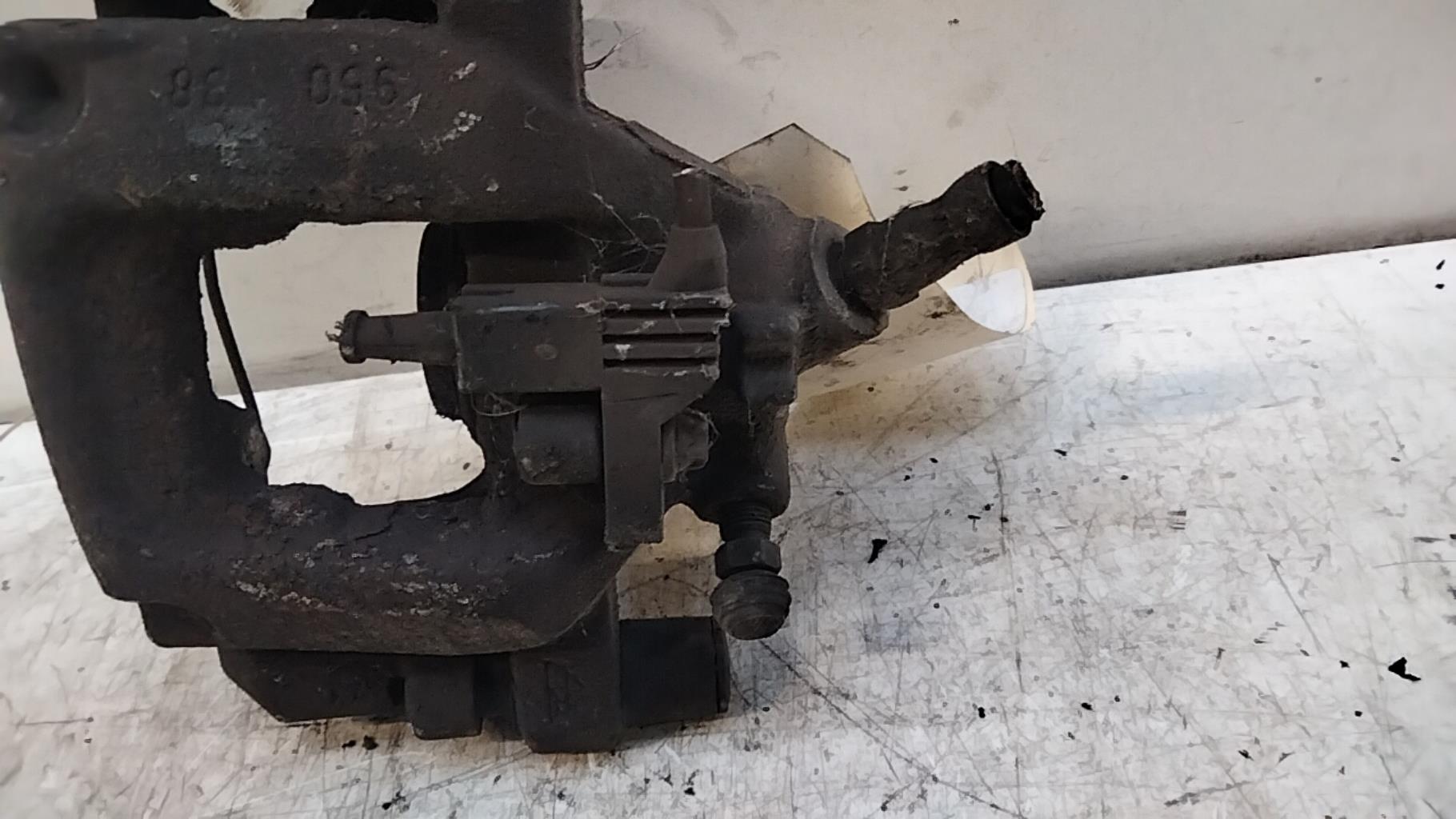 Pinza freni posteriore destra MERCEDES CLASSE C 204 PHASE 1 Diésel - 1