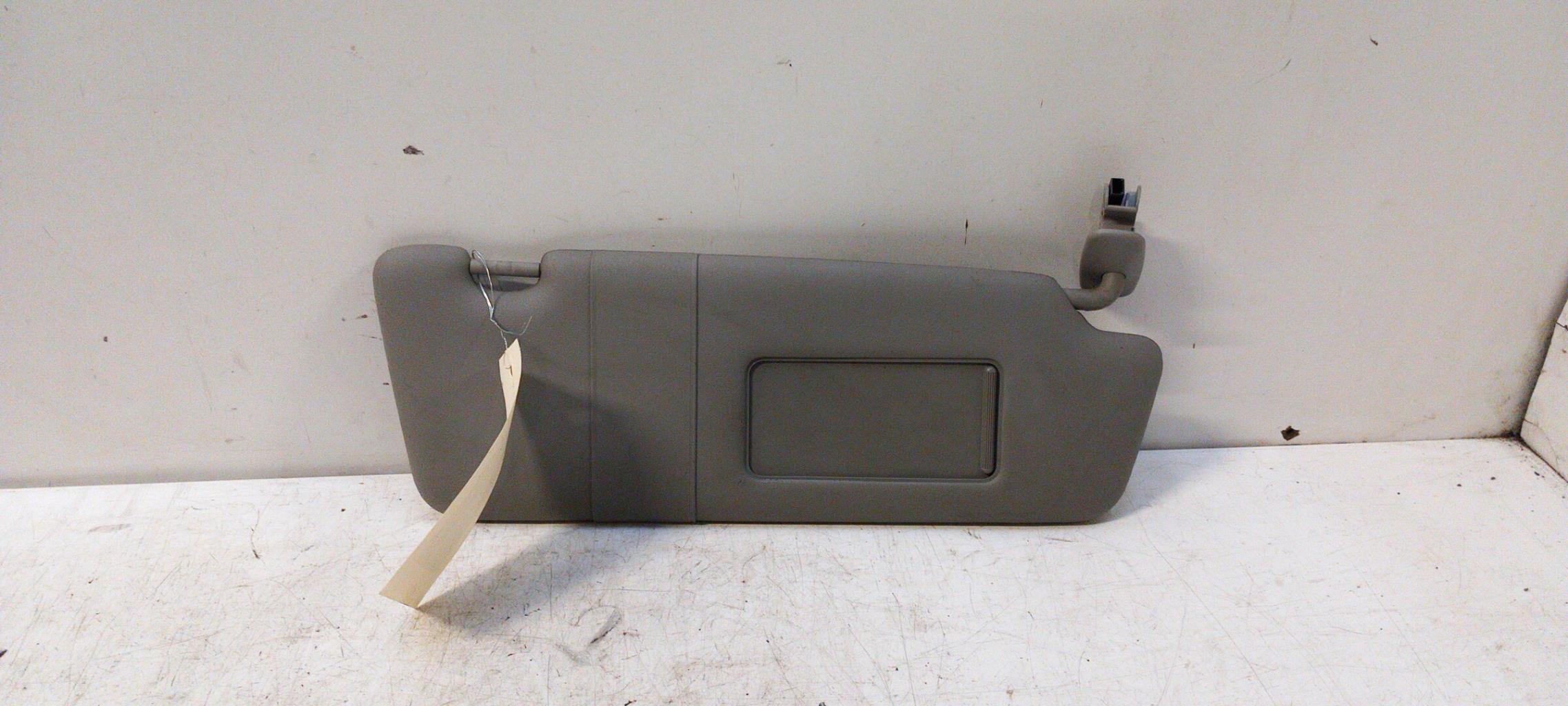 Pare soleil droit AUDI A4 2 AVANT PHASE 1 BREAK Diesel - 1
